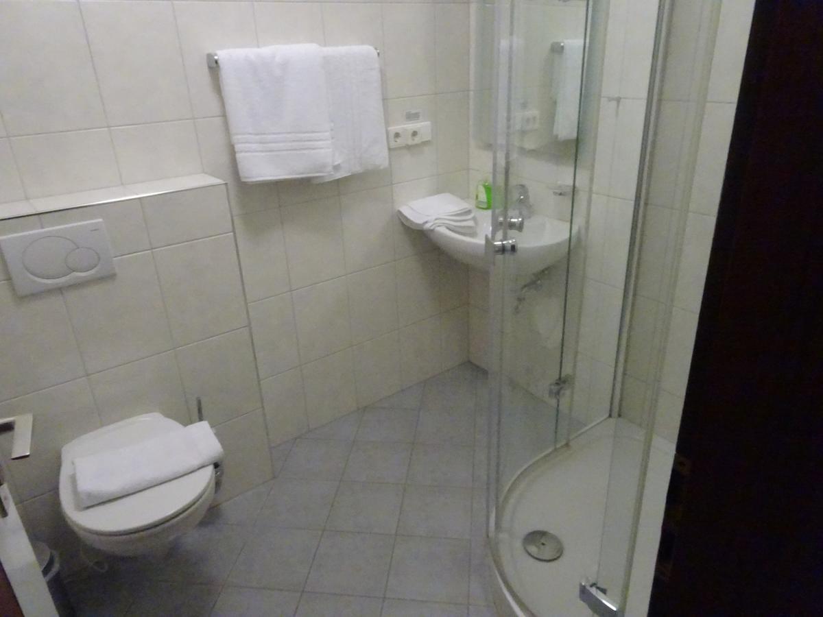 Hotel-Pension Schlossgarten Trippstadt Ngoại thất bức ảnh